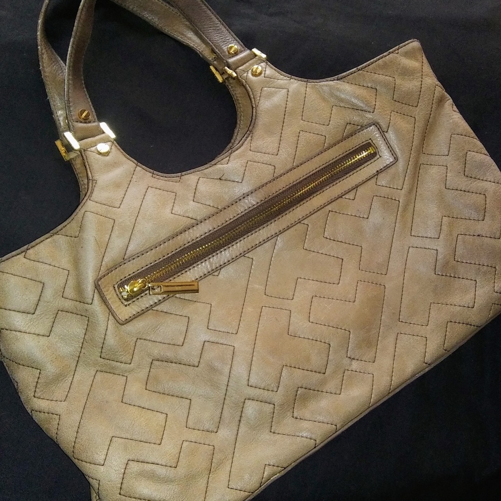 Tory Burch Big T Stitch Tan Tote,Used but Fabulous